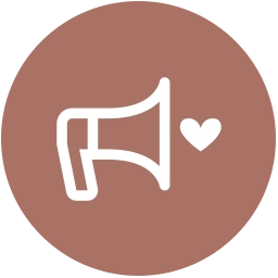 Symbol einer Sirene mit Herz – steht für Sicherheit und Rücksicht bei Drohnenaufnahmen zur Hochzeit